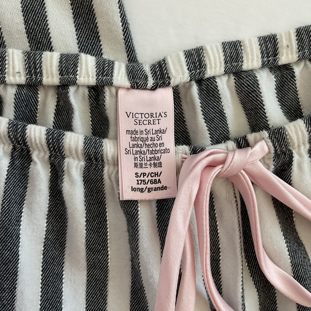 Victoria's Secret Grey Striped Pajama Set Size S - Picture 8 of 13